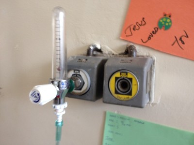 Oxygen and suction outlets in the pediatrics ward